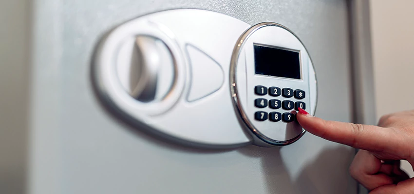 Jewelry Safe Cracking in Rosamond, California