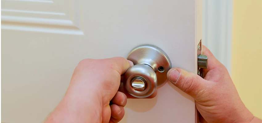 After-hours Locksmith For Lock And Key Installation in Rosamond, CA